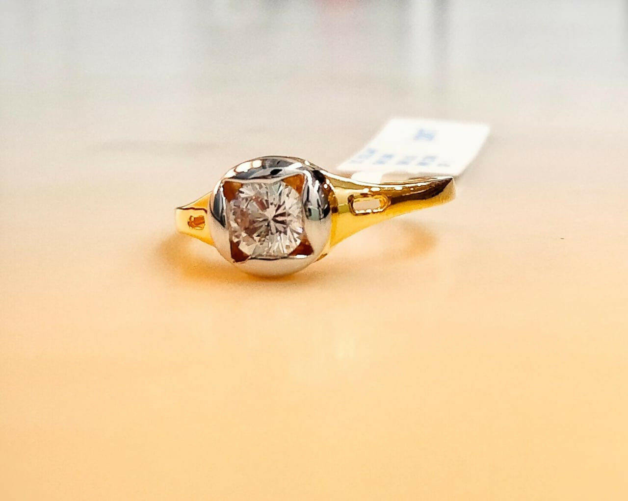 Solitaire Ladies Ring Sarafa Bazar India