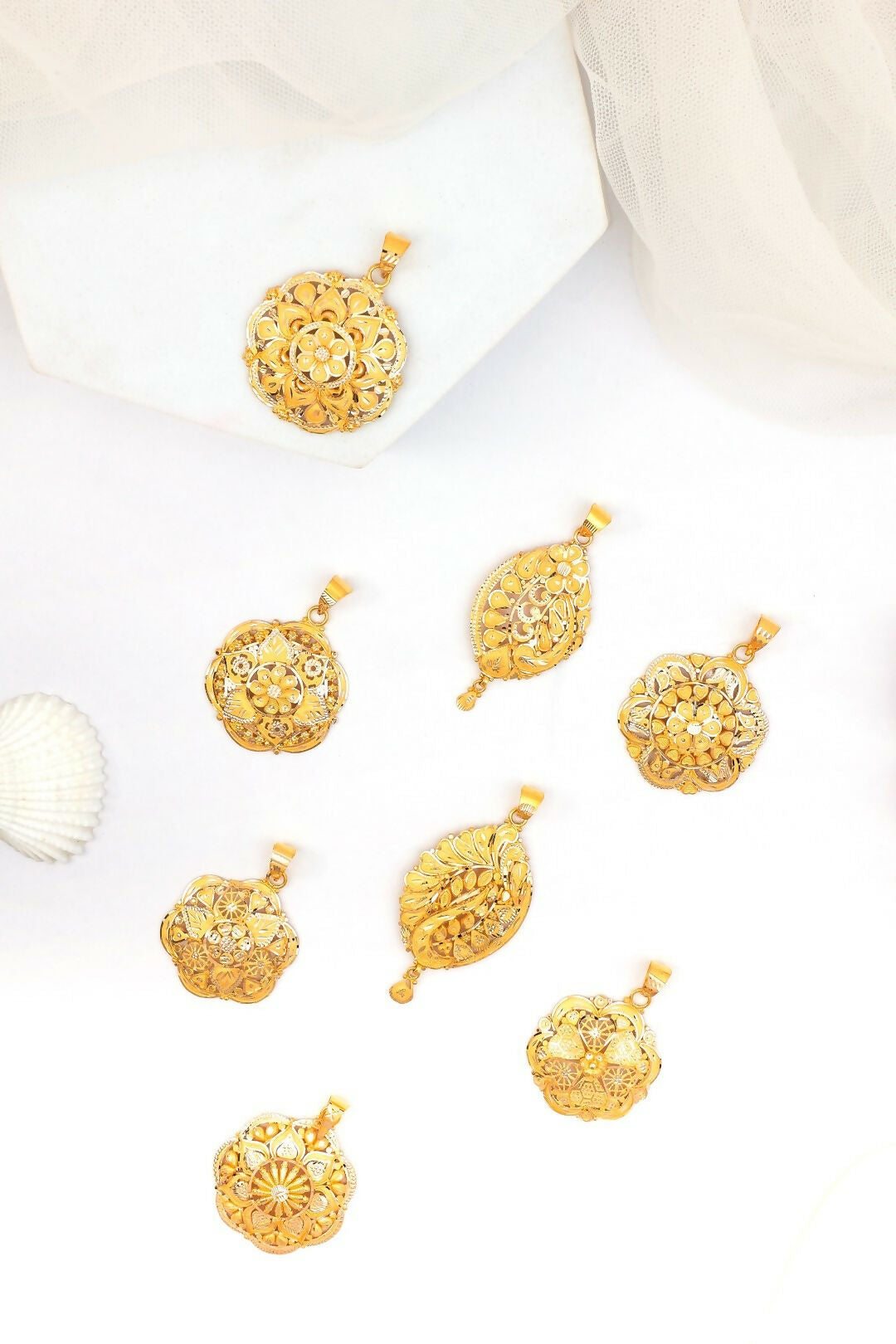 Gold Ladies Pendants Sarafa Bazar India