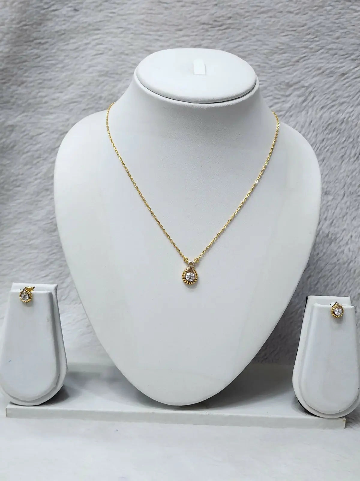 22kt Single Stone Chain Set Sarafa Bazar India