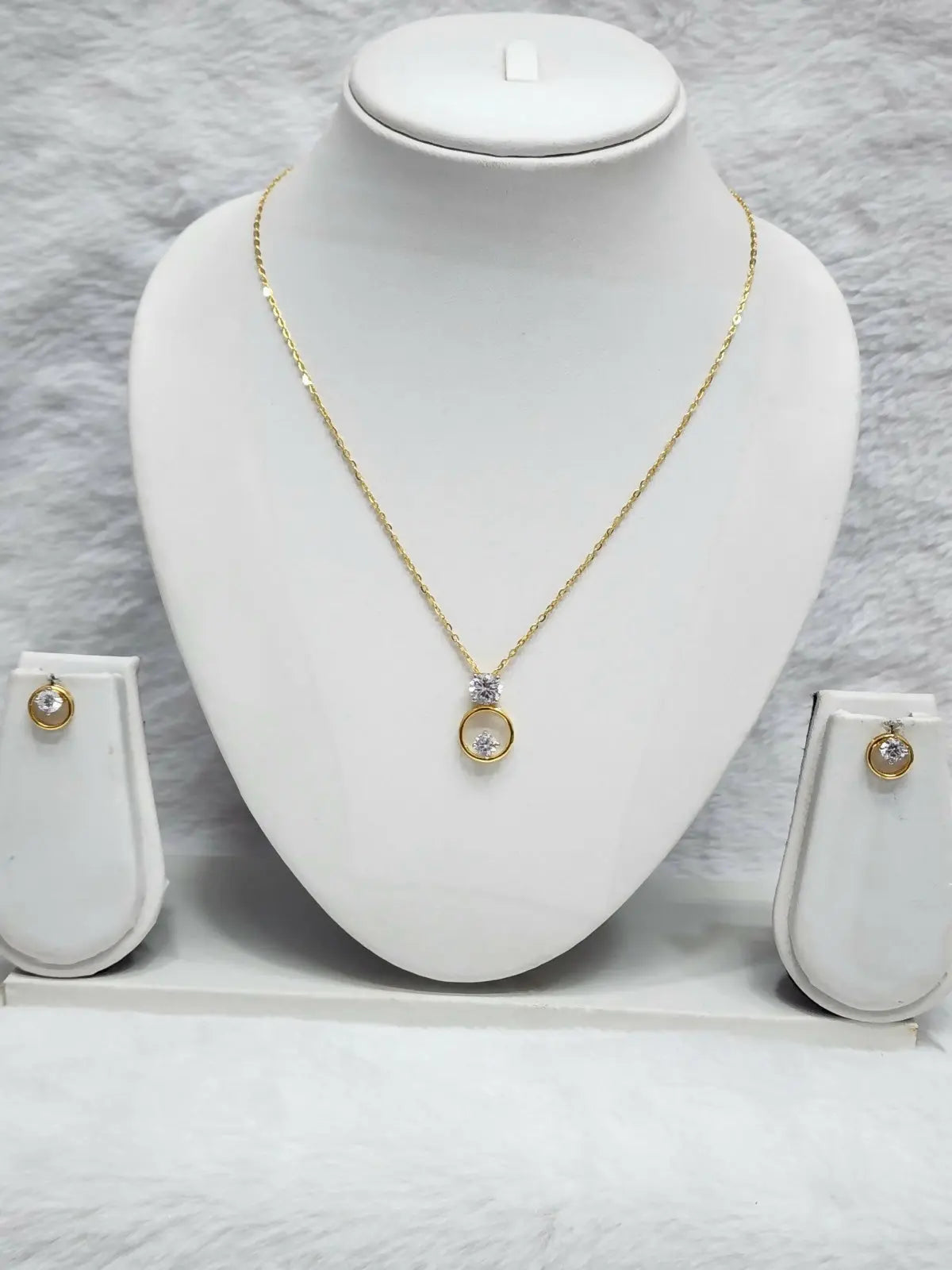 22kt Solitaire Chain Set Sarafa Bazar India