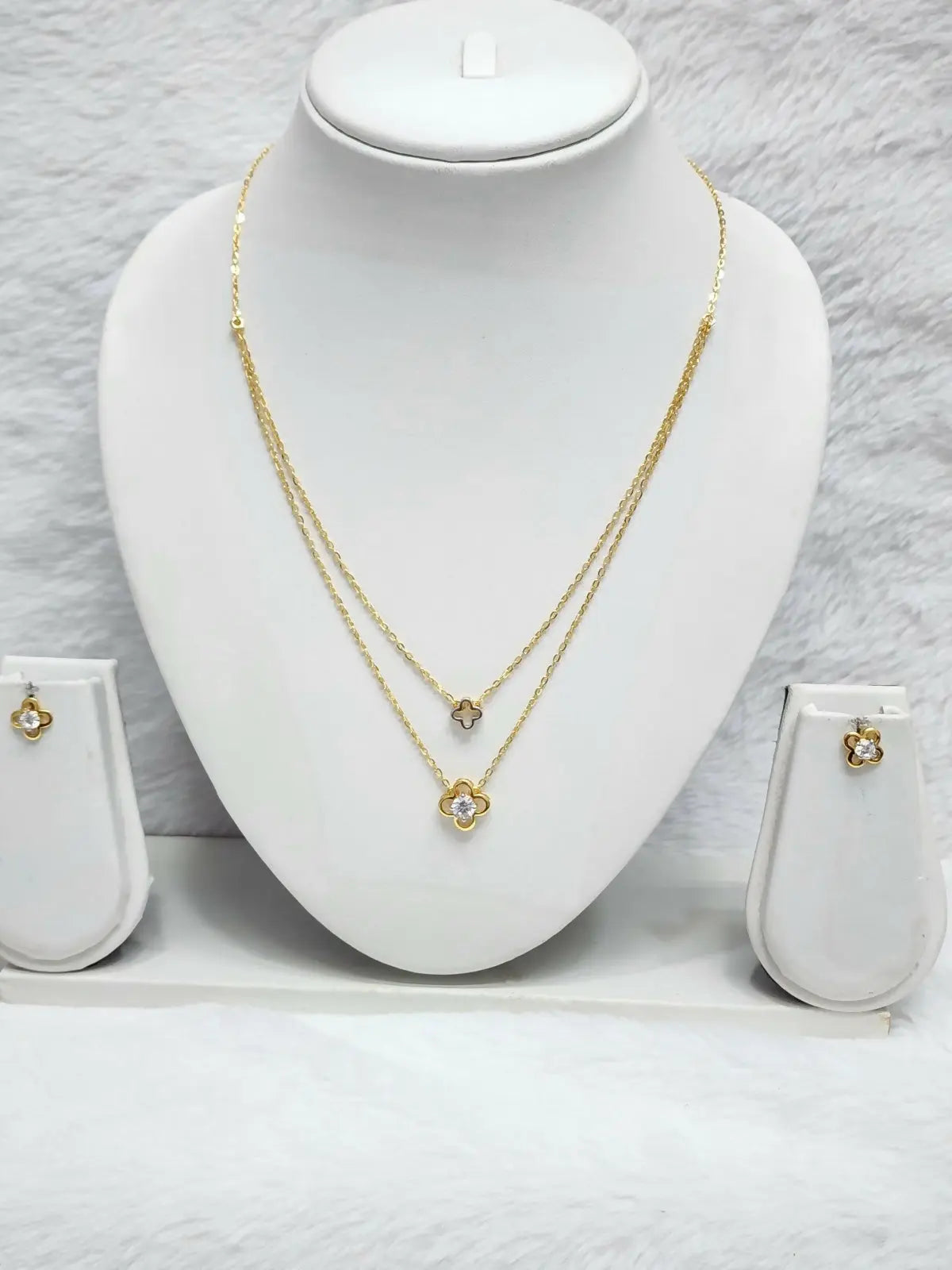 22kt Solitaire Chain Set Sarafa Bazar India