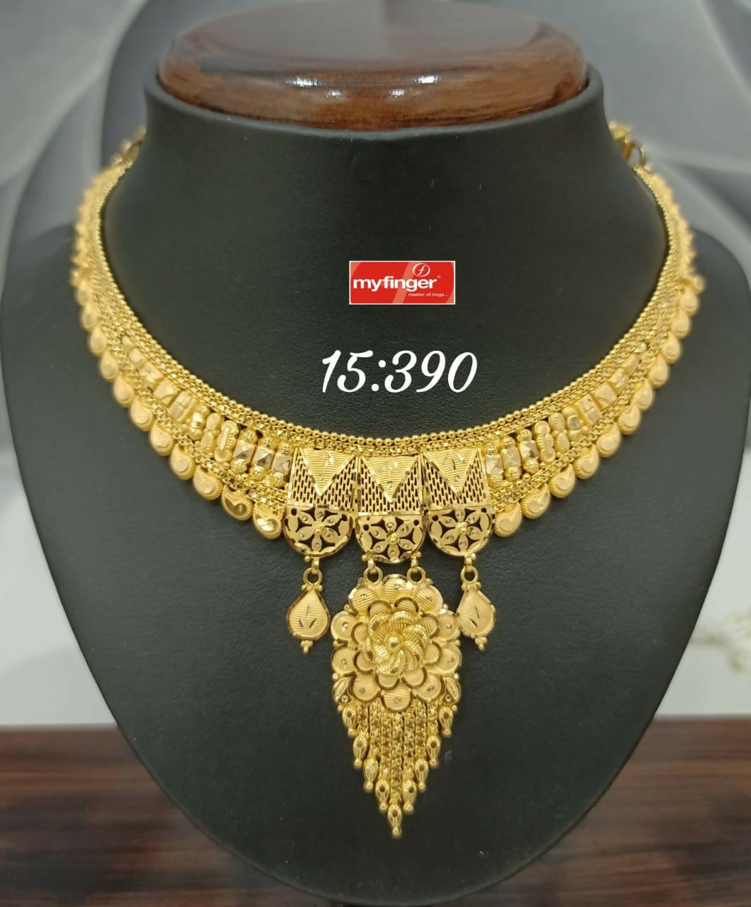 Gold Necklace Sarafa Bazar India