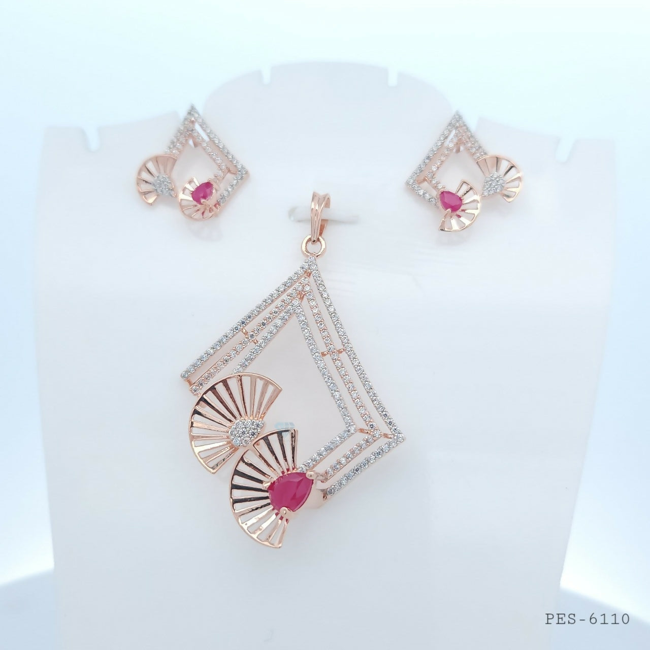 Rose Gold Pendant Set Sarafa Bazar India