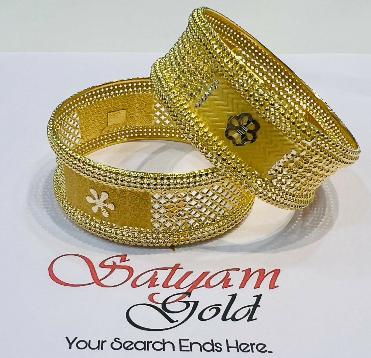 Gold Bangles Sarafa Bazar India