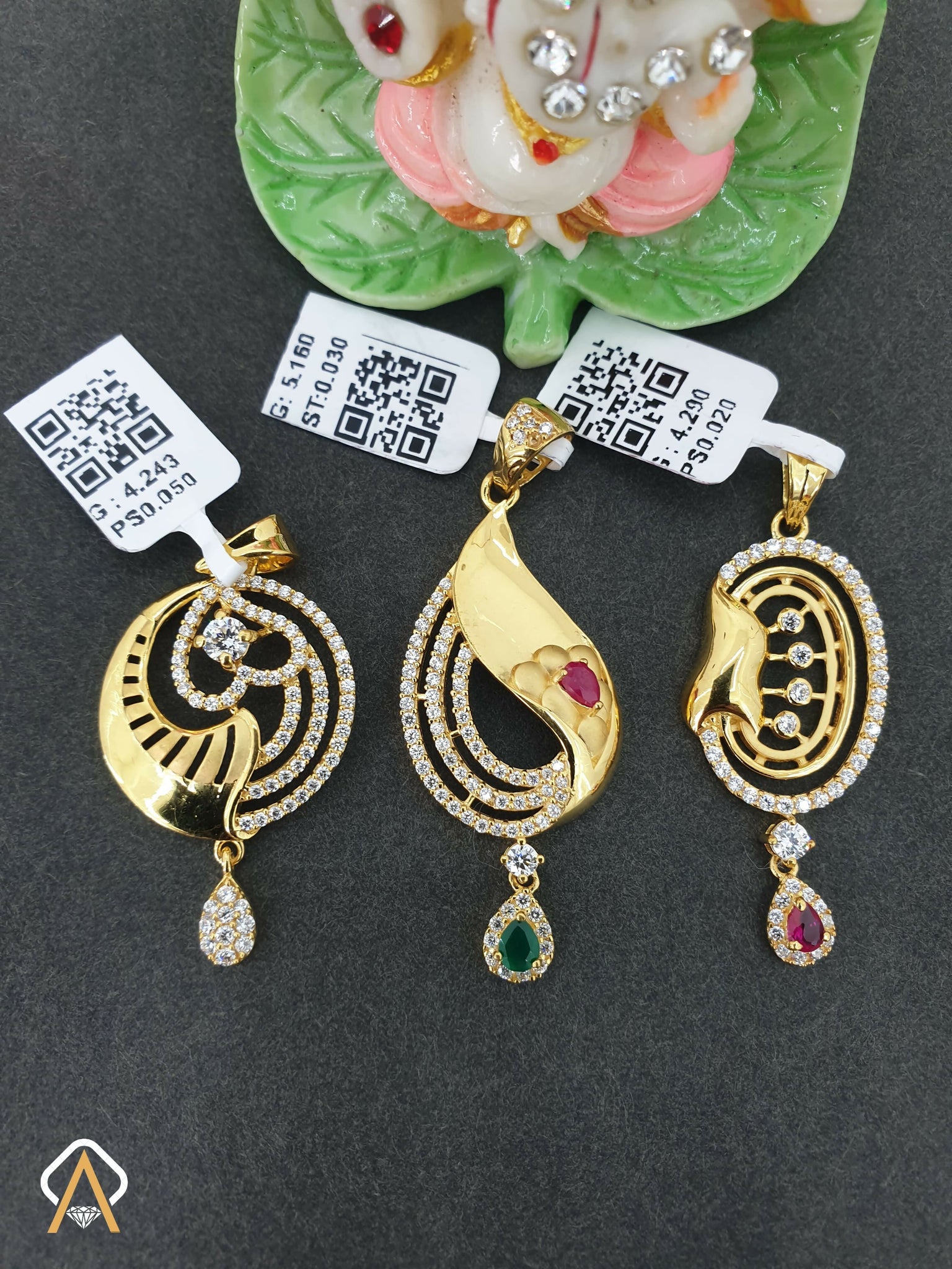 CZ Ladies Pendant Sarafa Bazar India