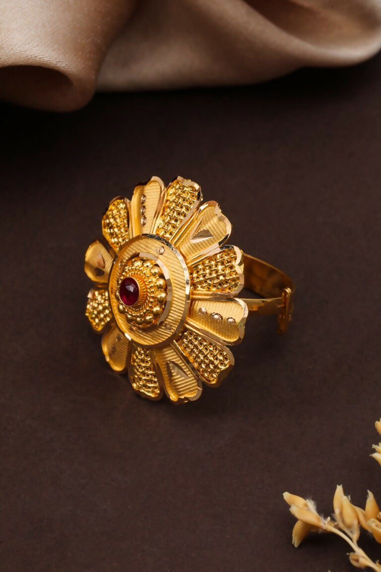 Gold Ladies Ring Sarafa Bazar India