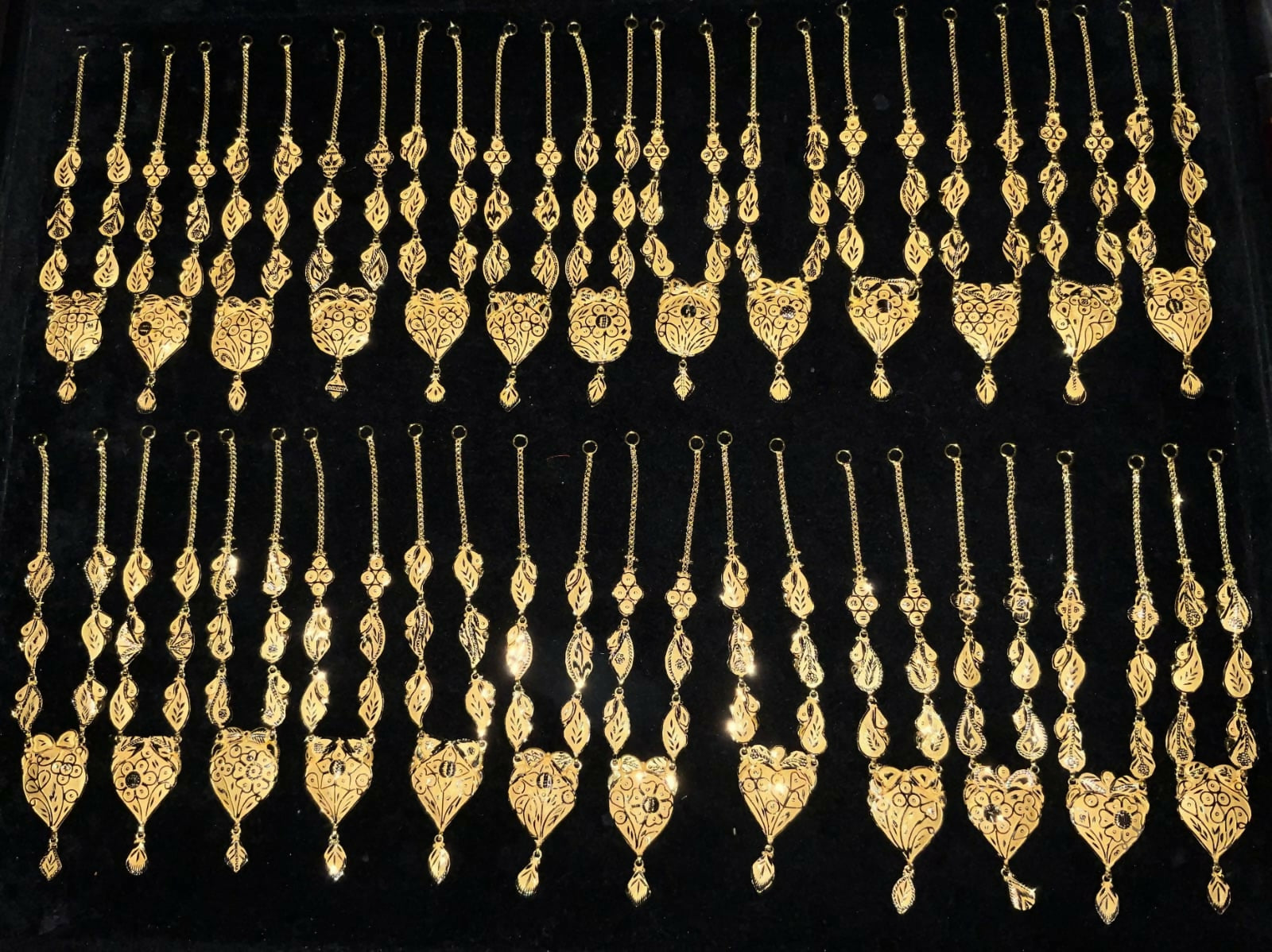 Gold Necklace Sarafa Bazar India