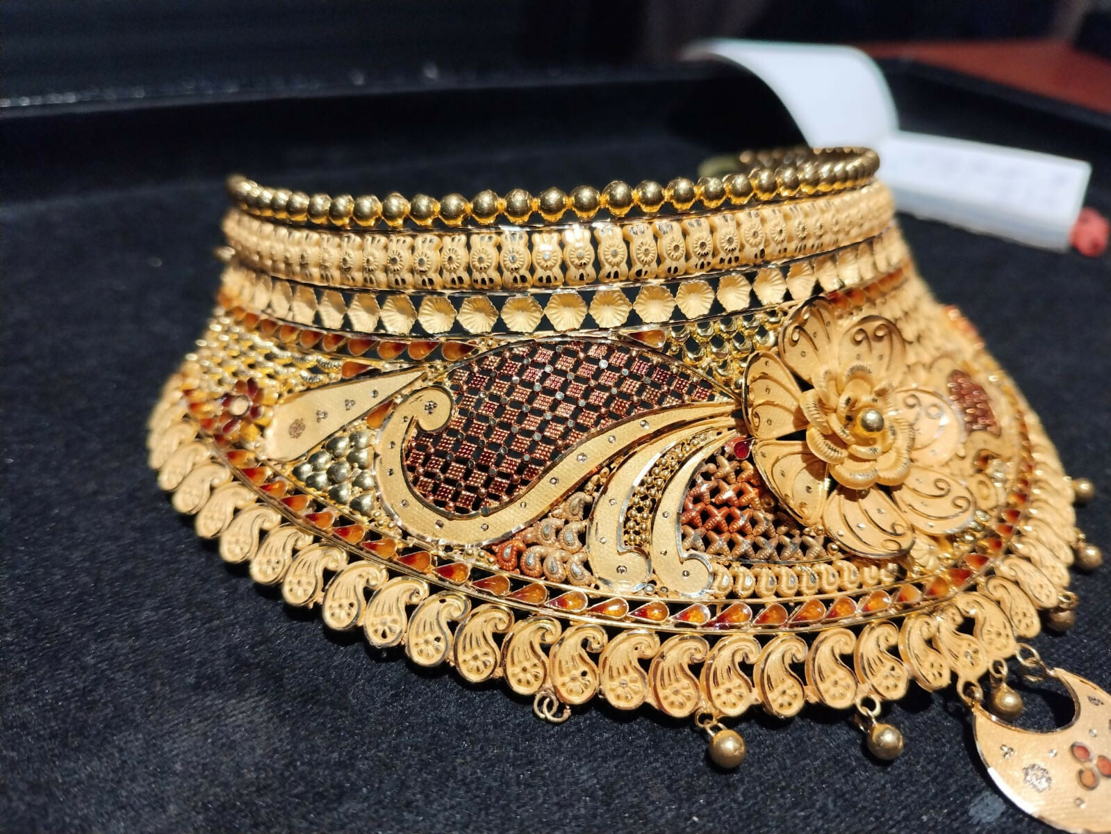 Gold Choker Sarafa Bazar India