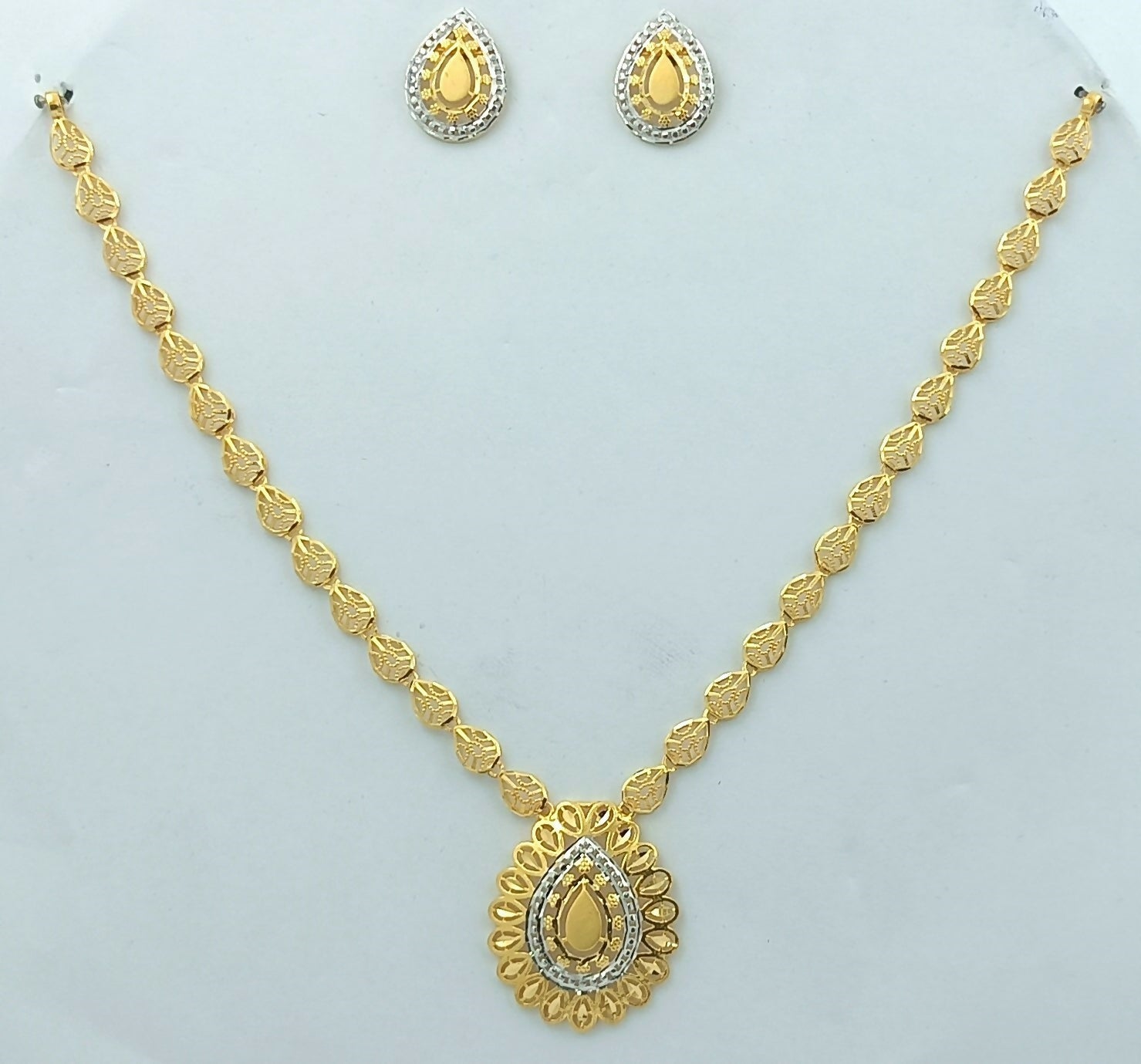 Plain Casting Necklace Sarafa Bazar India