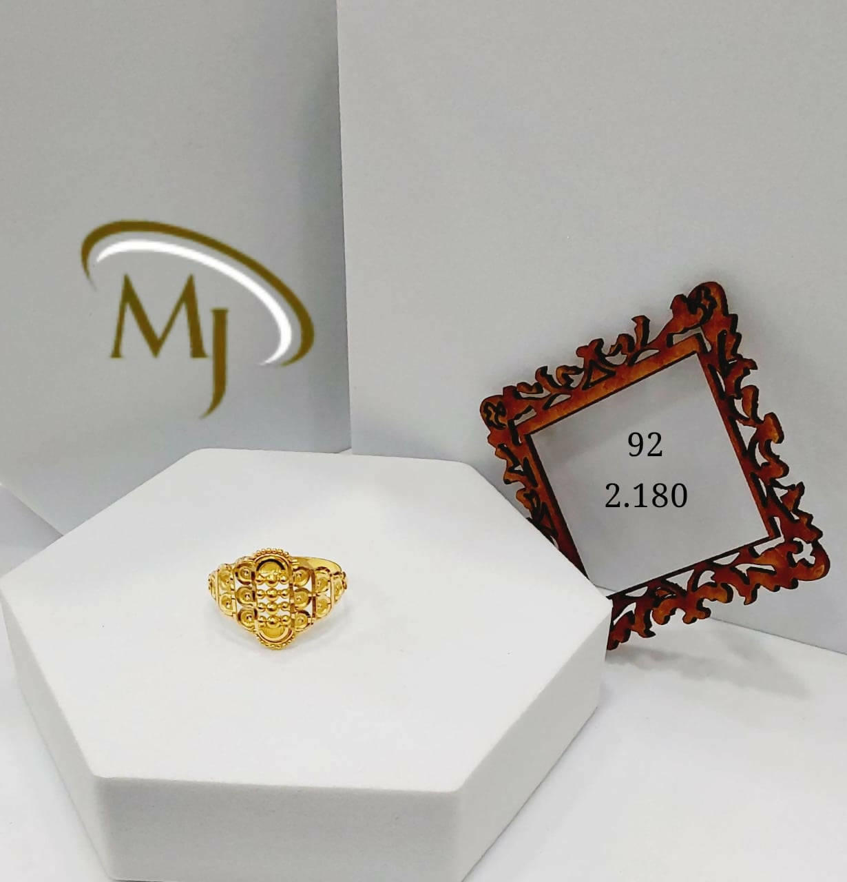 22kt Gold Ladies Ring Sarafa Bazar India