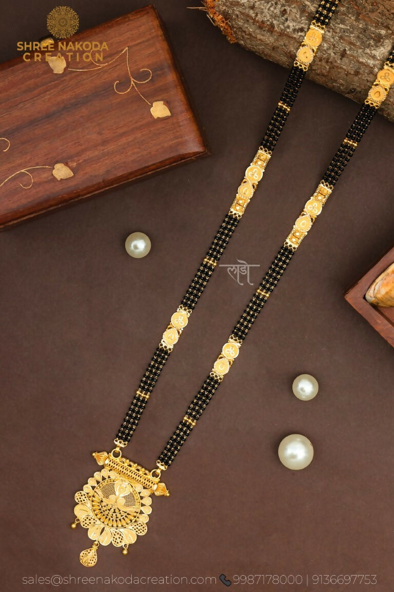 Gold Mangalsutra Sarafa Bazar India