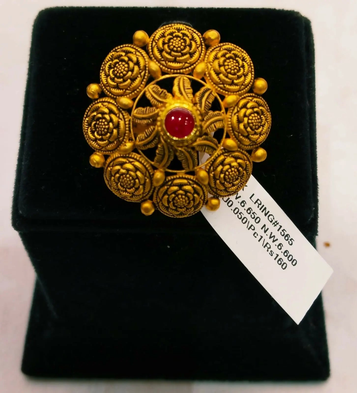 Antique Ladies Ring Sarafa Bazar India