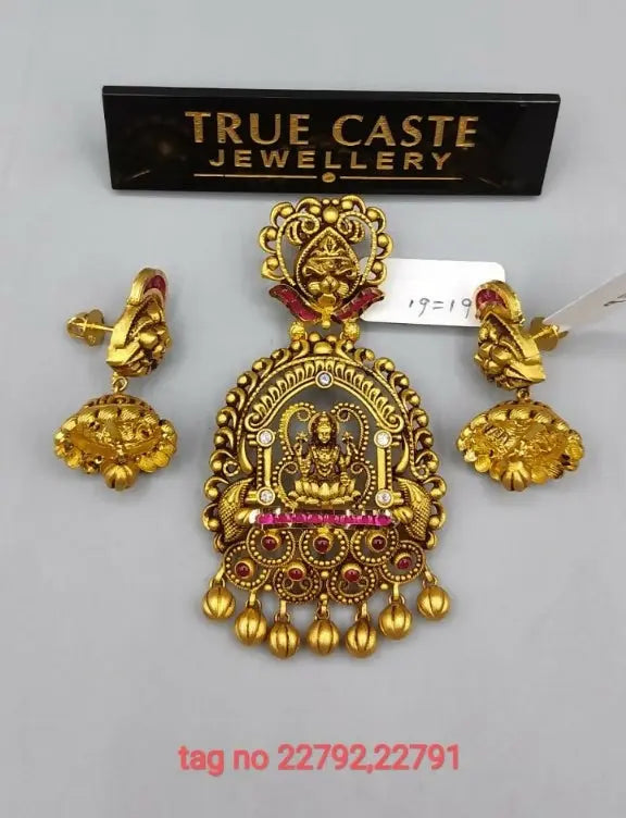 Antique Temple Pendant Set Sarafa Bazar India