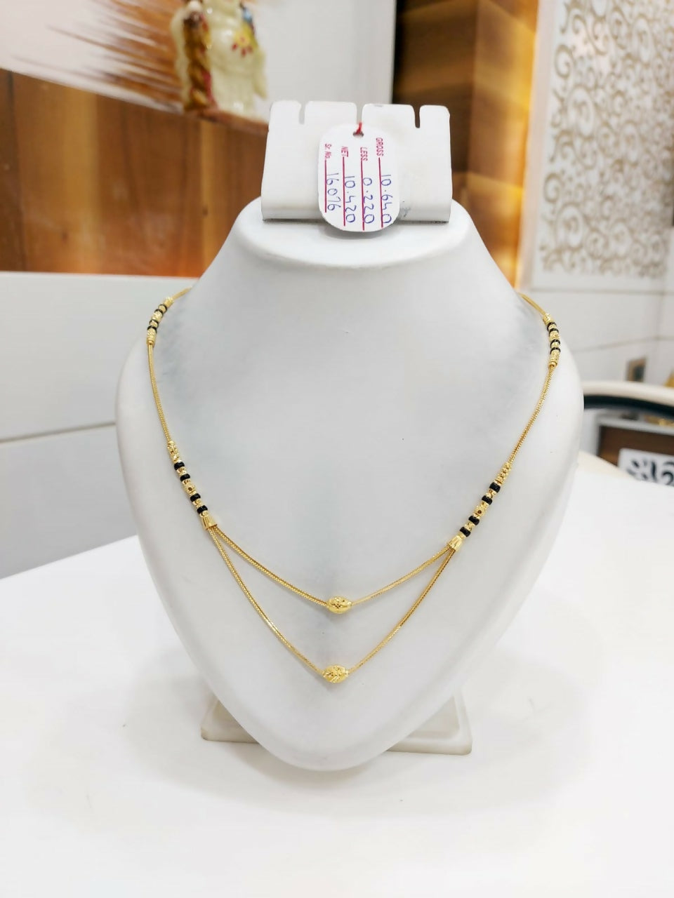 Gold Mangalsutra Sarafa Bazar India