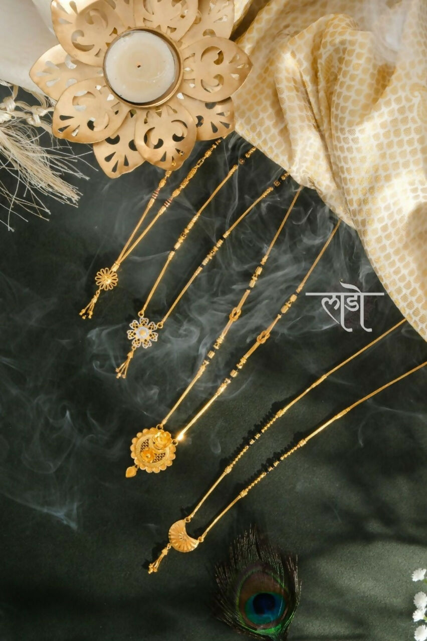 Gold Mangalsutra Sarafa Bazar India