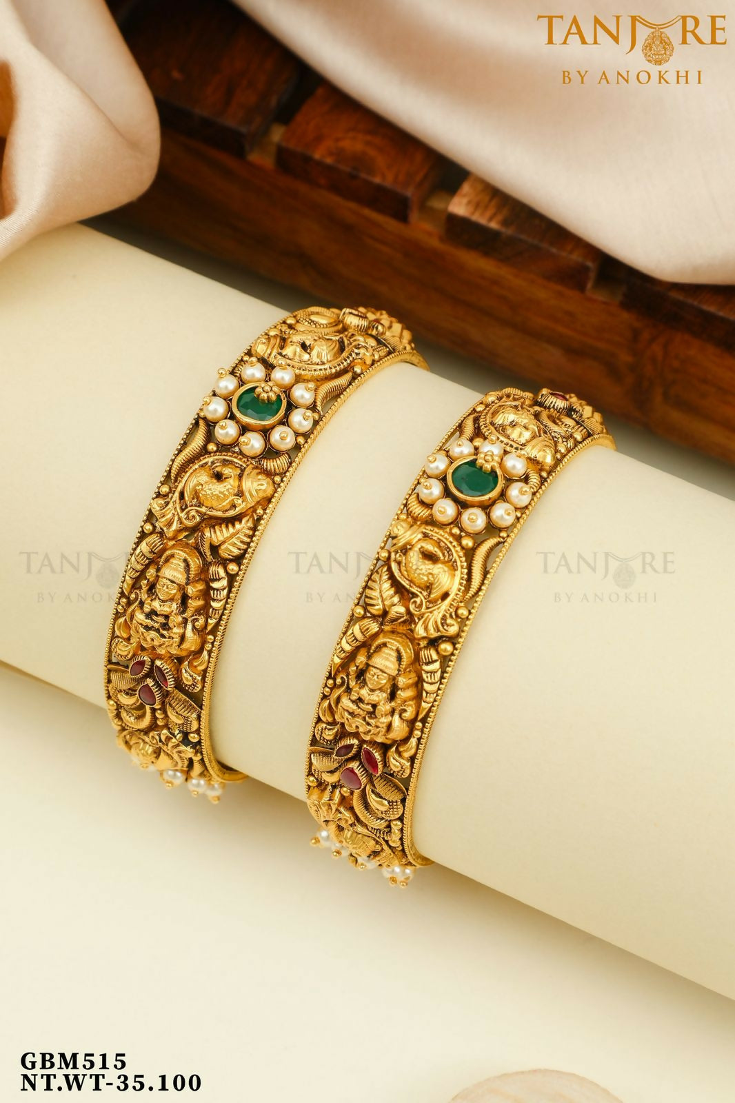 Antique Bangles Sarafa Bazar India