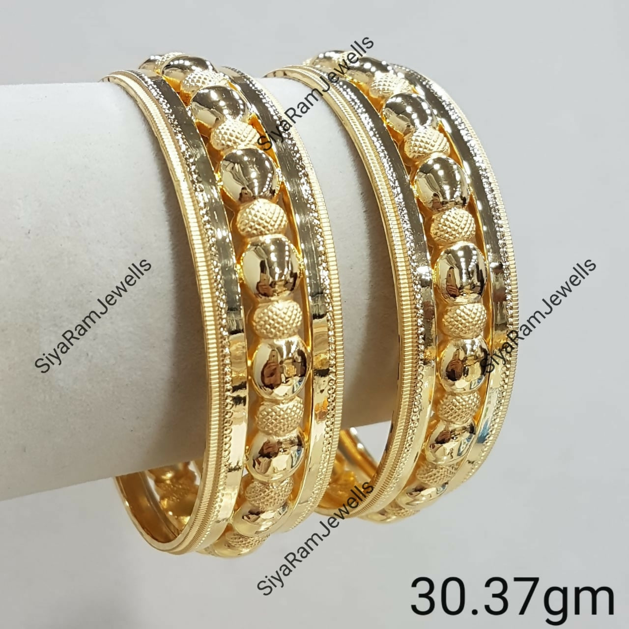 Gold Bangles Sarafa Bazar India