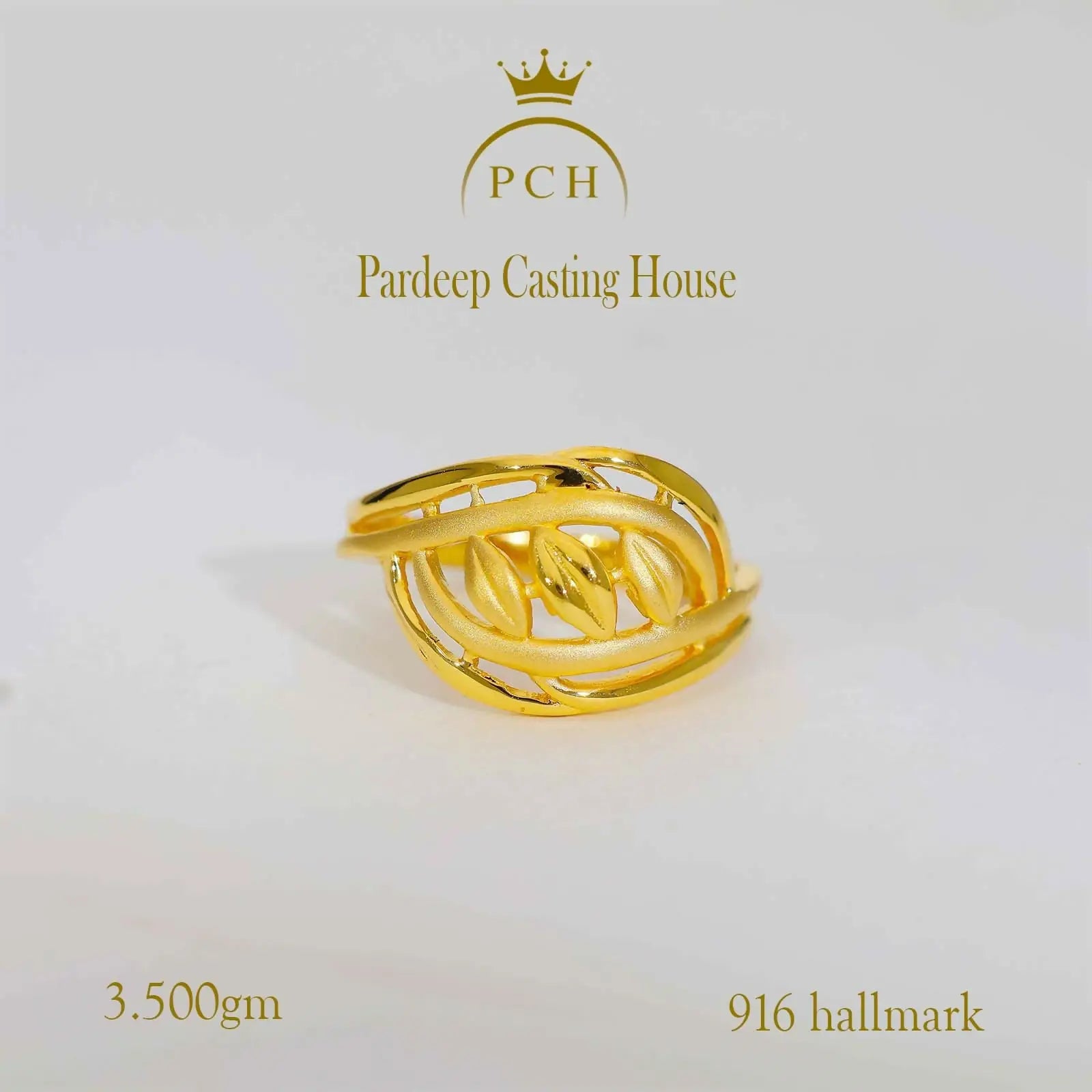 Elegant Wave Pattern Gold Ring Sarafa Bazar India