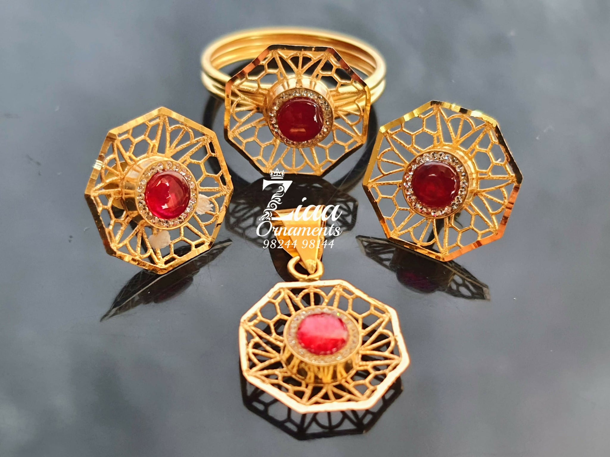 Light Weight Gold Stone Ring & Pendant Set Sarafa Bazar India