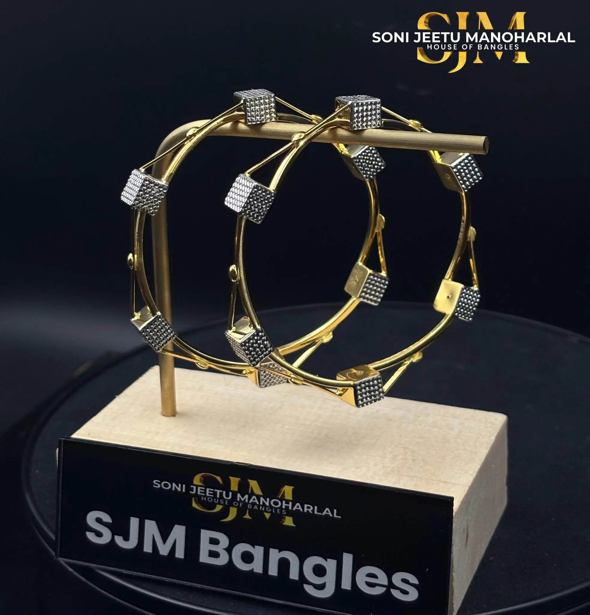 Gold Bangles Sarafa Bazar India