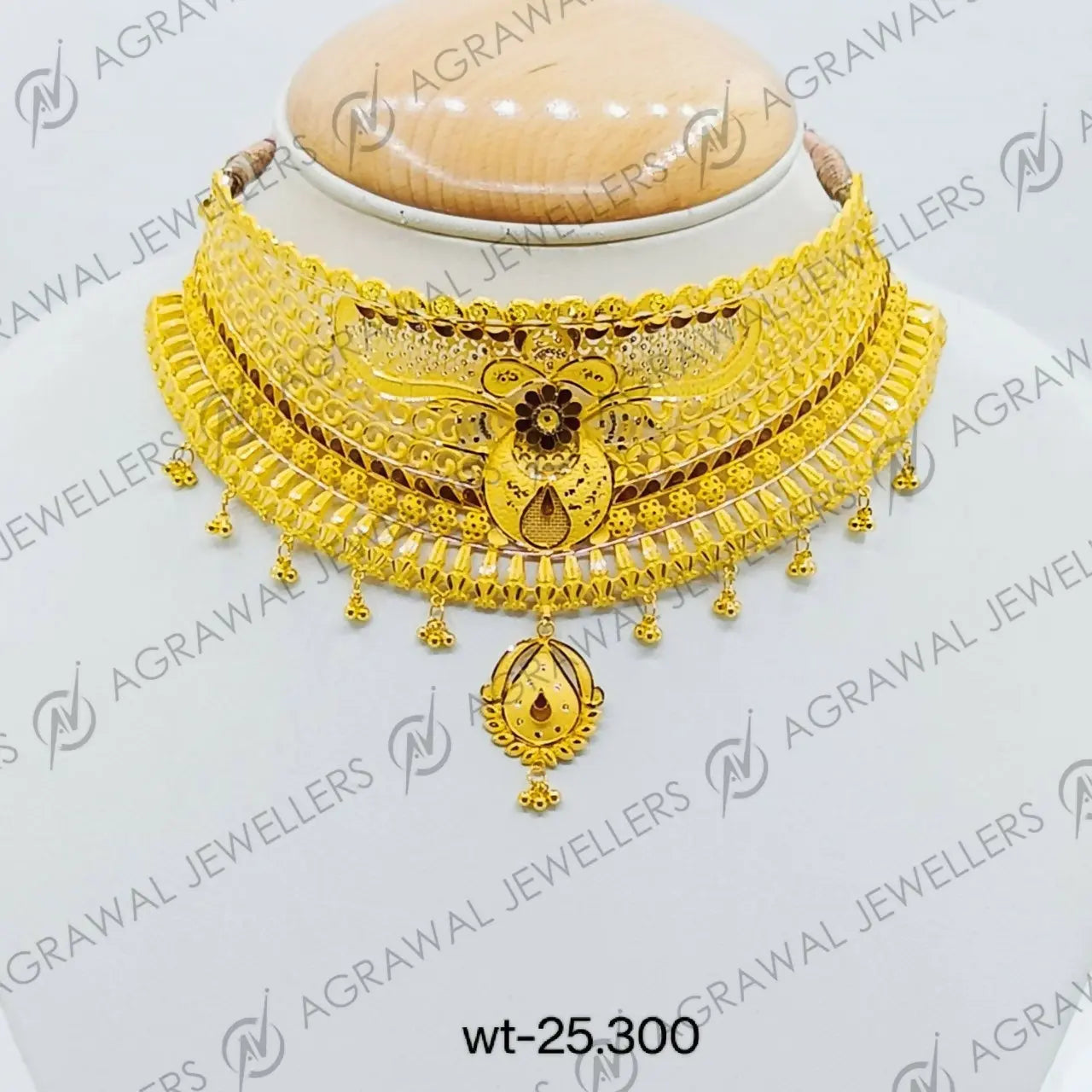 Gold Choker Sarafa Bazar India