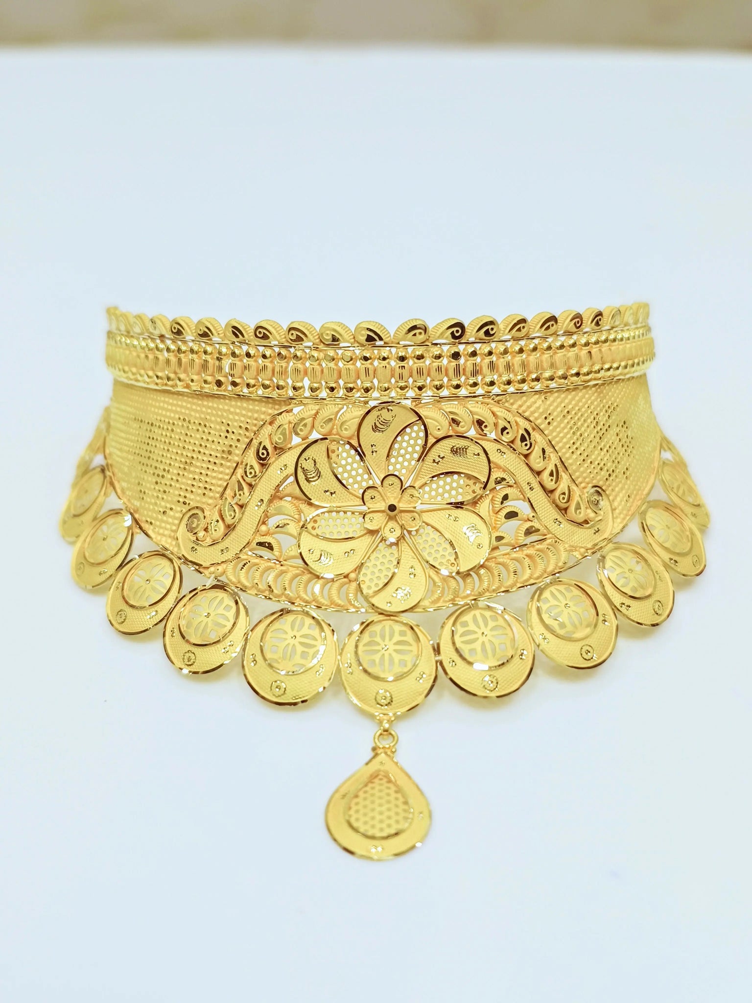 Gold Choker Sarafa Bazar India