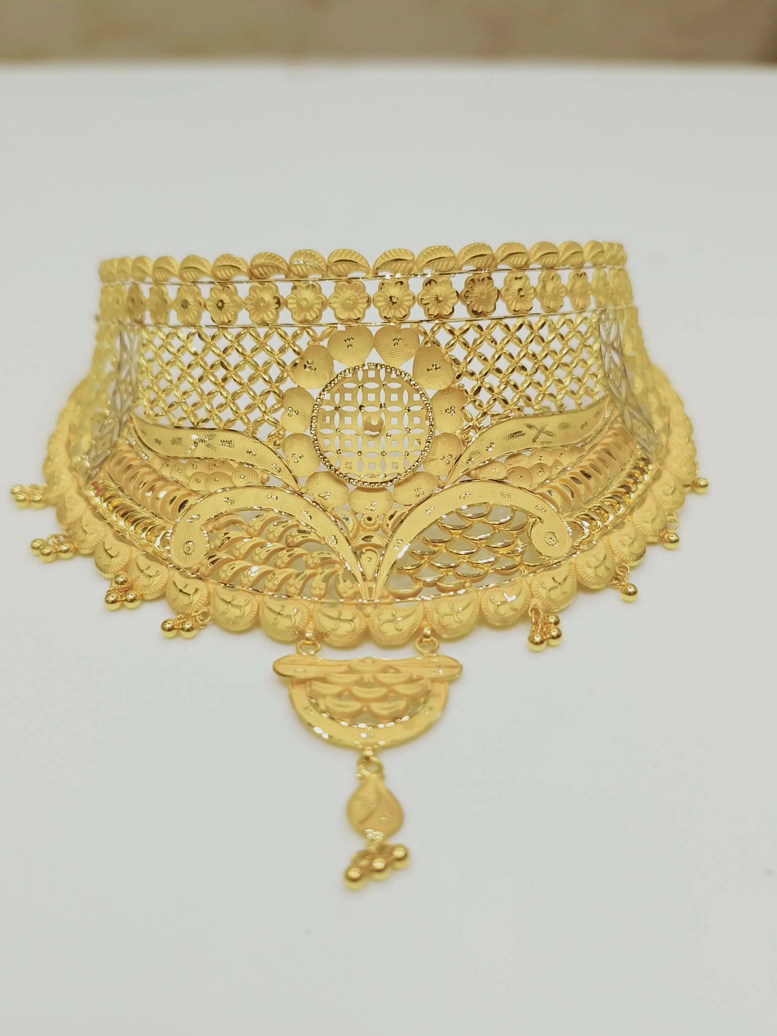 Gold Choker Sarafa Bazar India