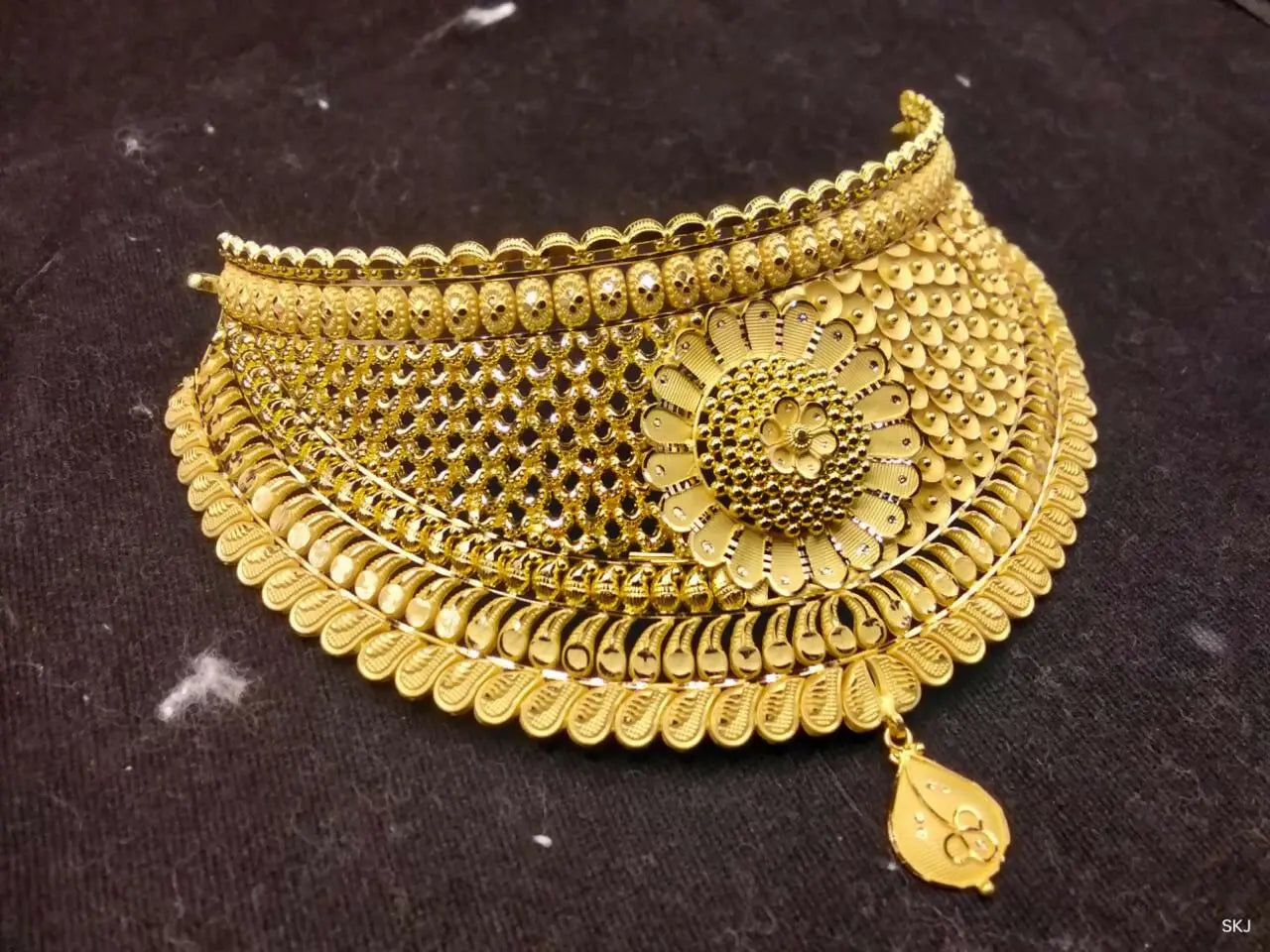 Gold Choker Sarafa Bazar India