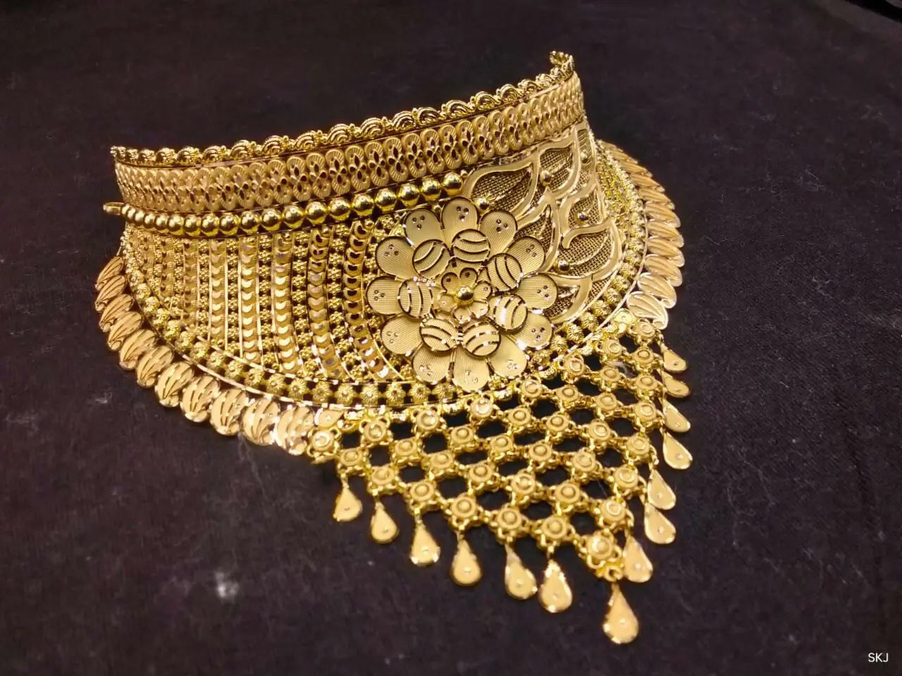 Gold Choker Sarafa Bazar India