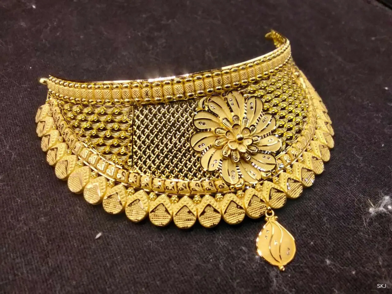 Gold Choker Sarafa Bazar India