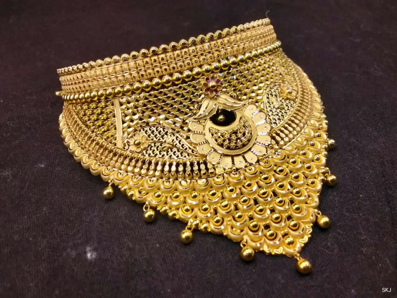 Gold Choker Sarafa Bazar India