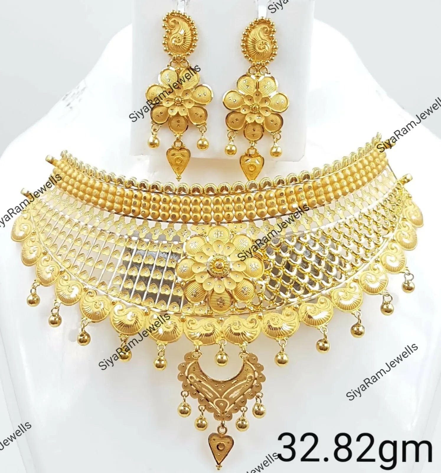 Gold Choker Sarafa Bazar India