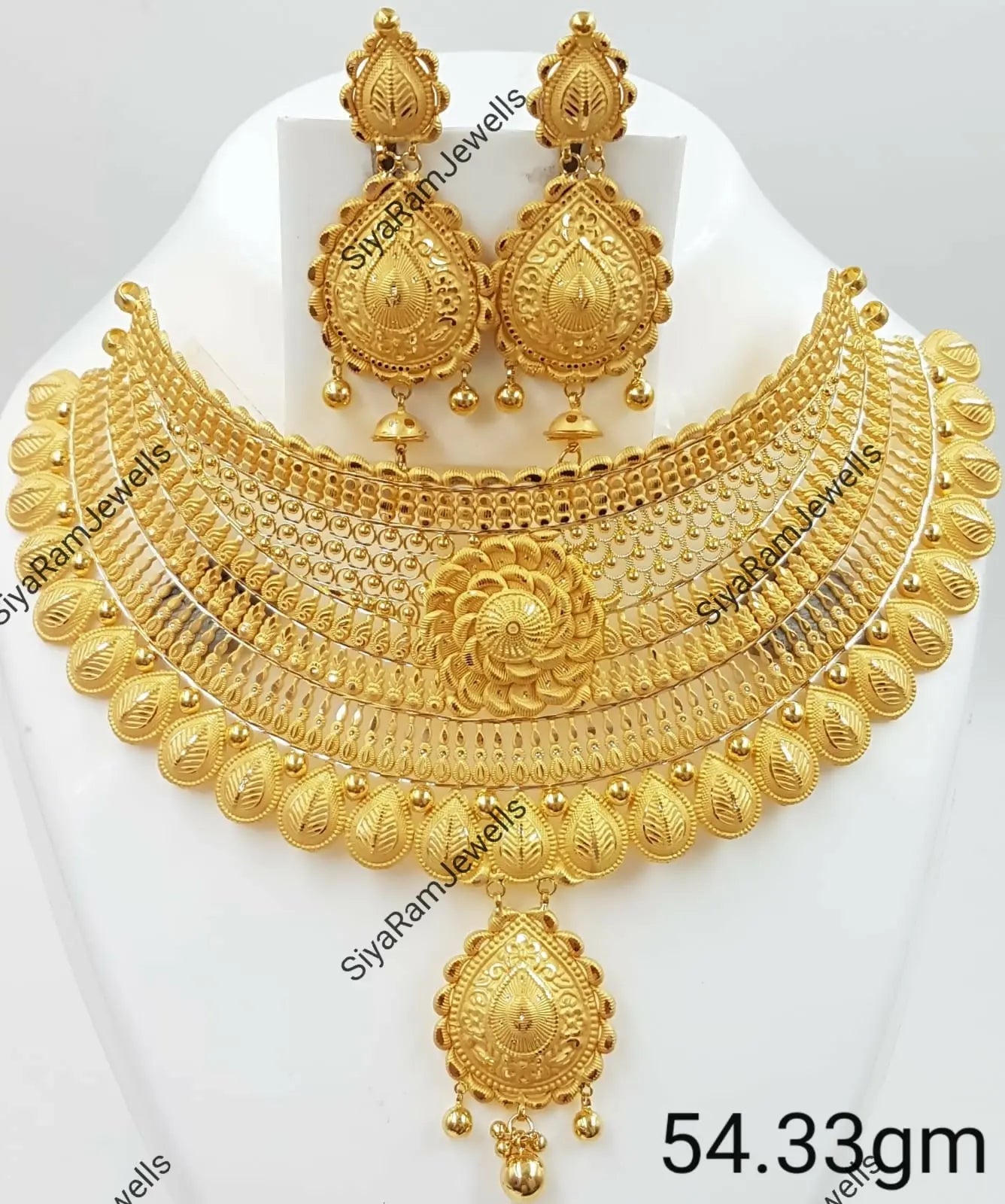 Gold Choker Sarafa Bazar India