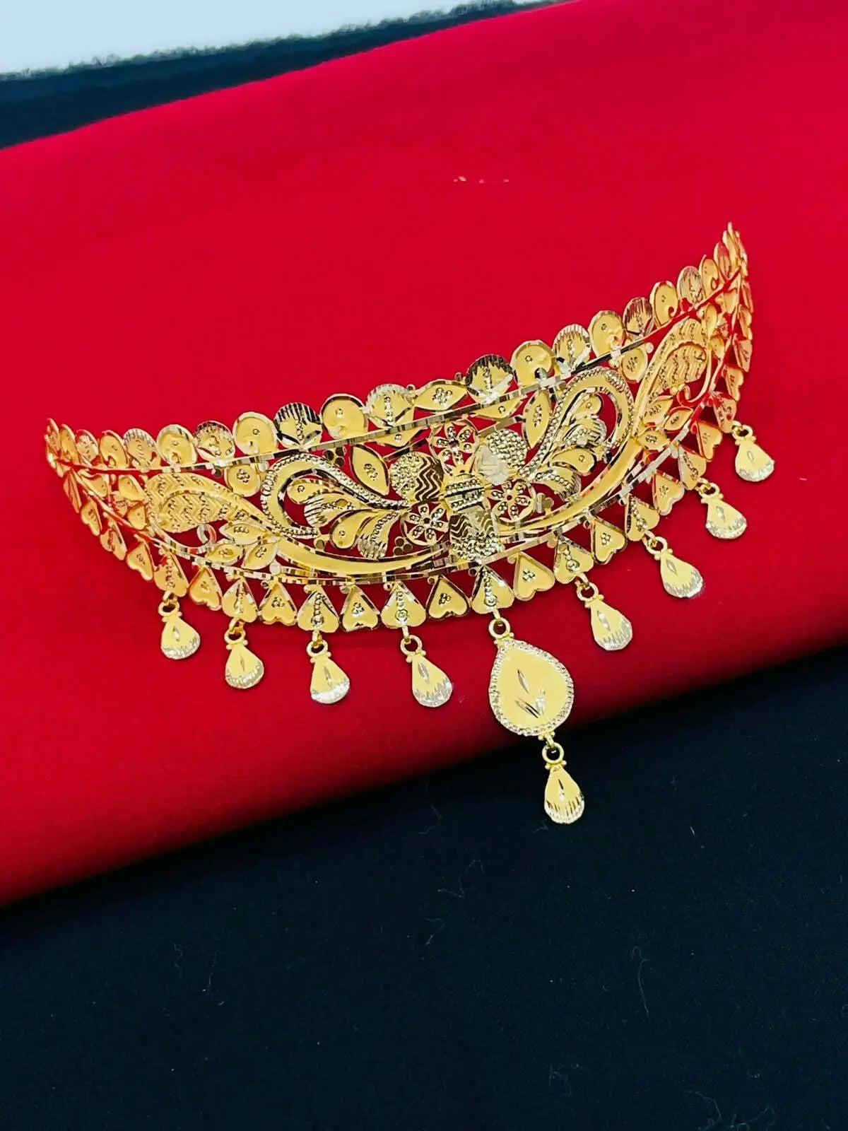 Gold Choker Sarafa Bazar India