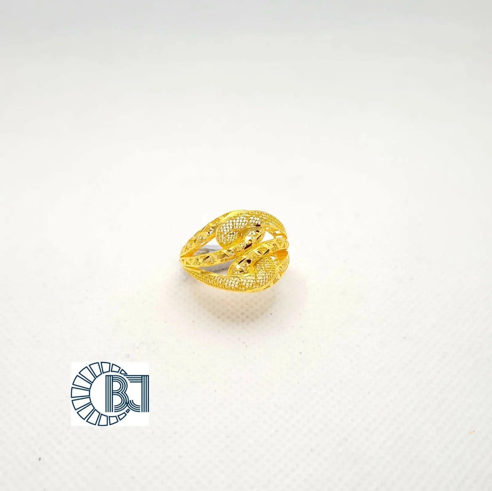 Gold Ladies Ring Sarafa Bazar India