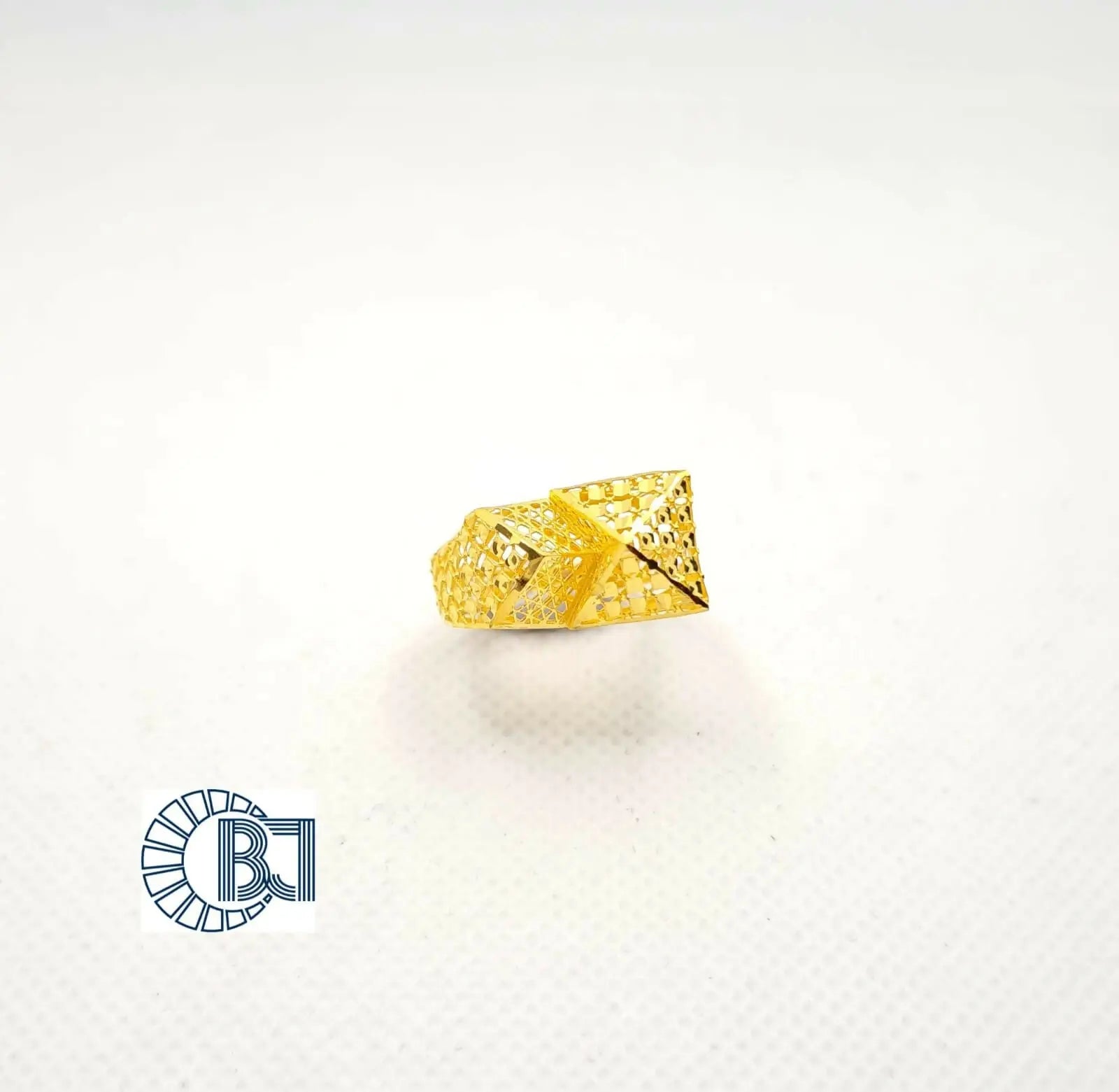 Gold Ladies Ring Sarafa Bazar India