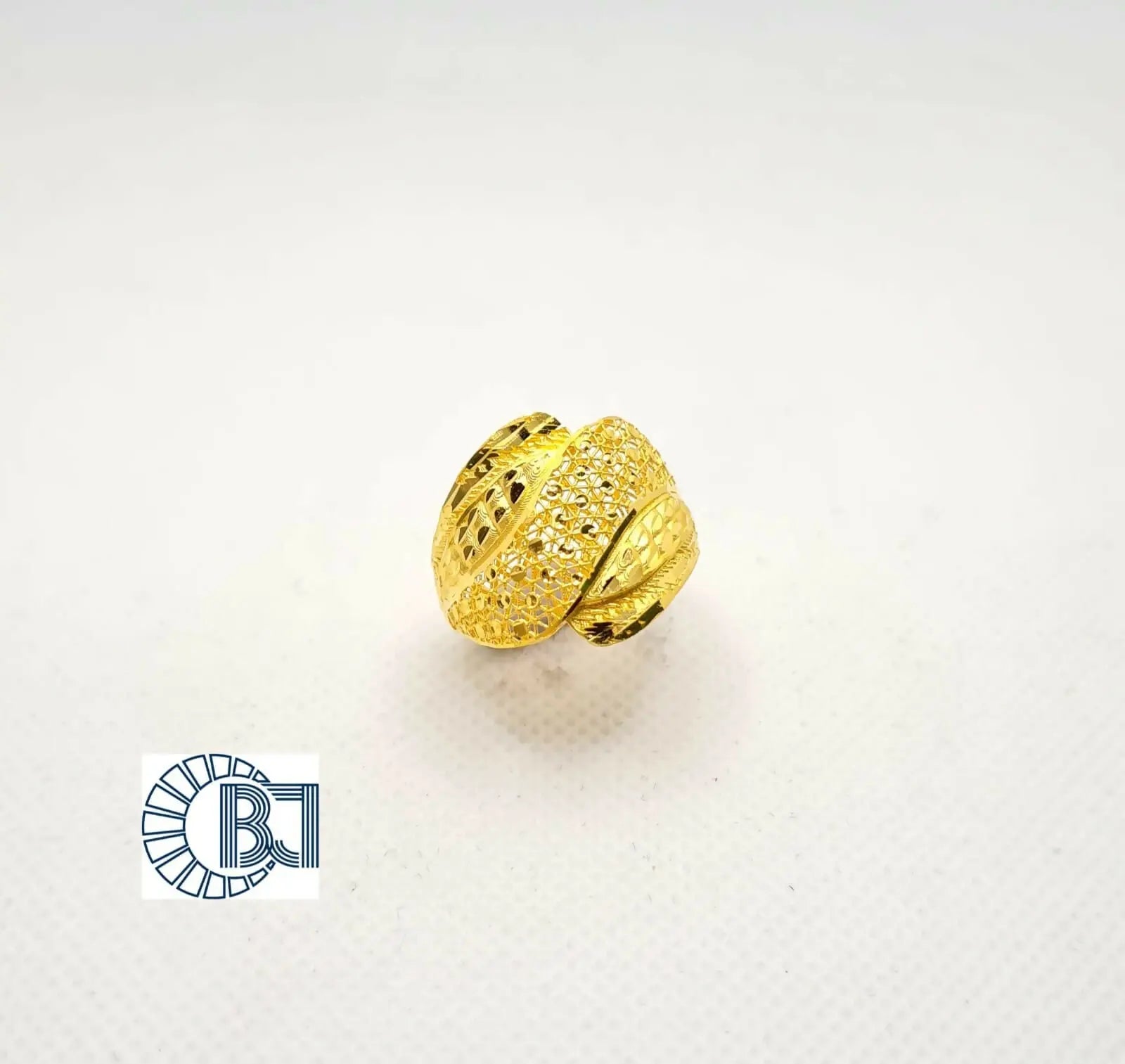 Gold Ladies Ring Sarafa Bazar India