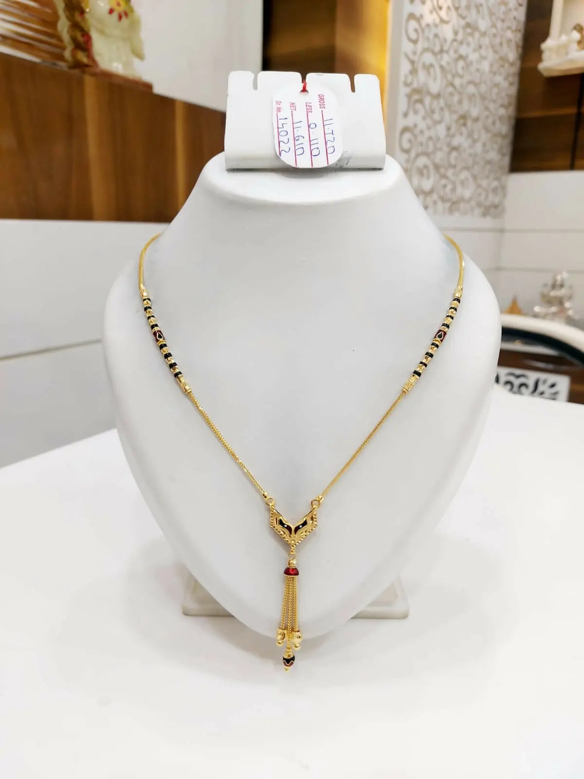 Gold Mangalsutra Sarafa Bazar India