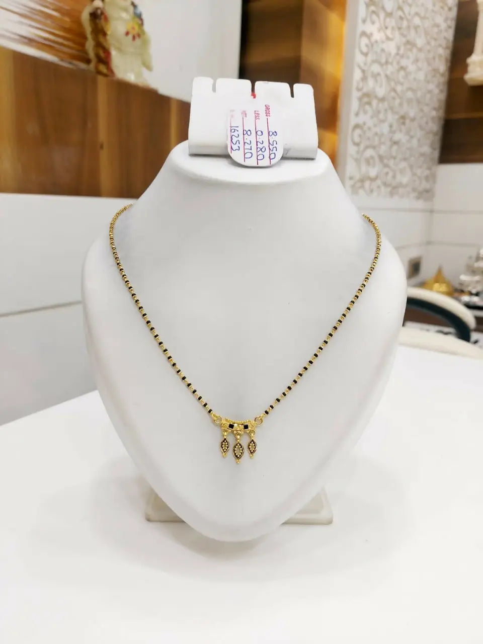 Gold Mangalsutra Sarafa Bazar India