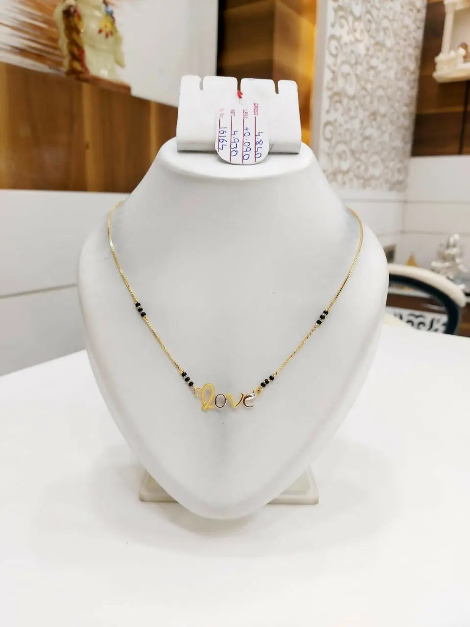 Gold Mangalsutra Sarafa Bazar India