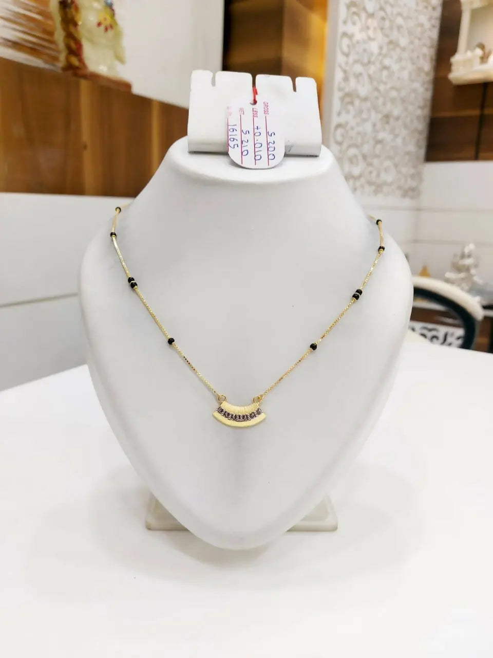 Gold Mangalsutra Sarafa Bazar India