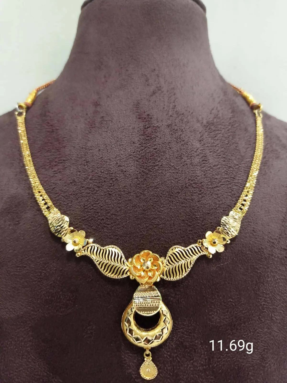 Gold Necklace Sarafa Bazar India