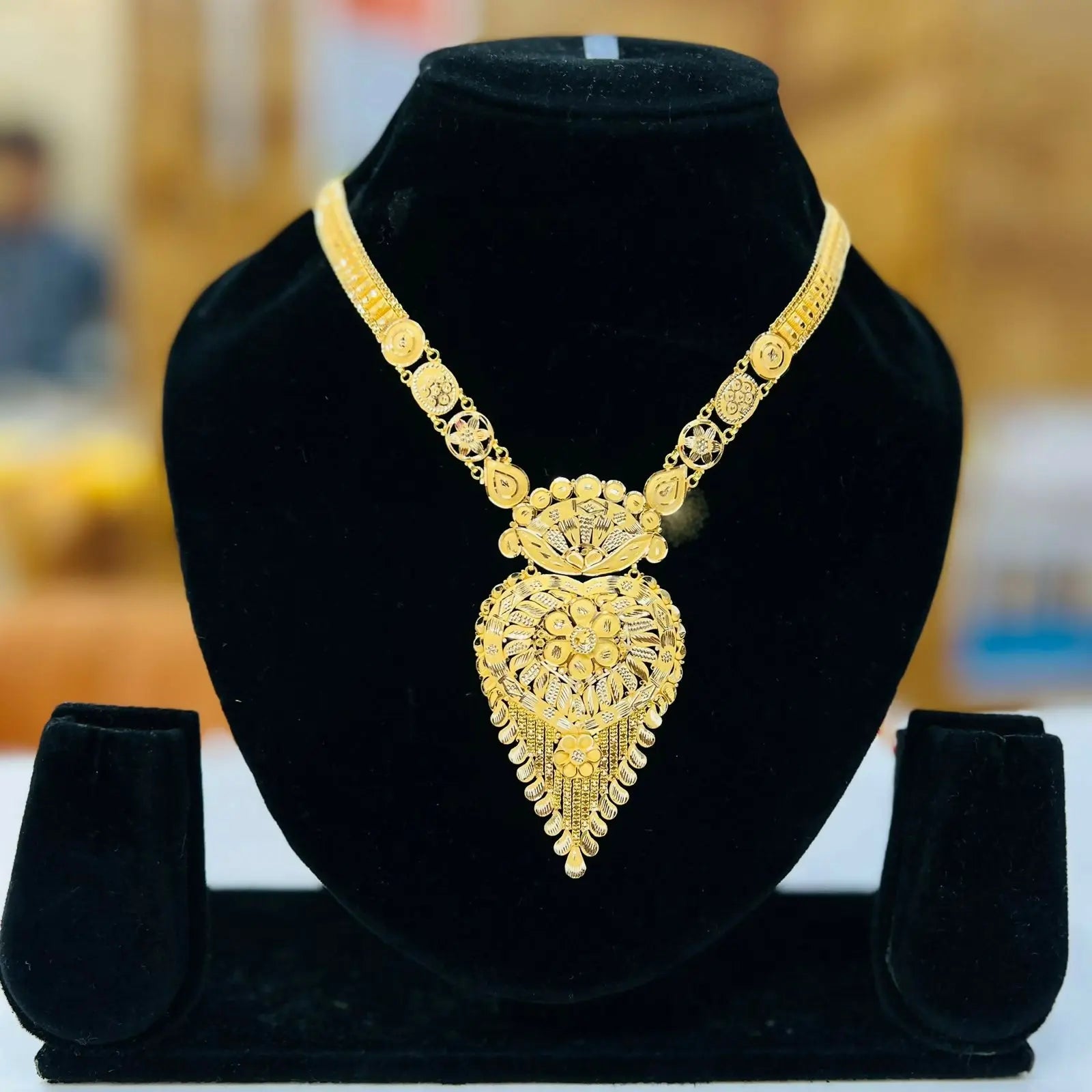 Gold Necklace Sarafa Bazar India