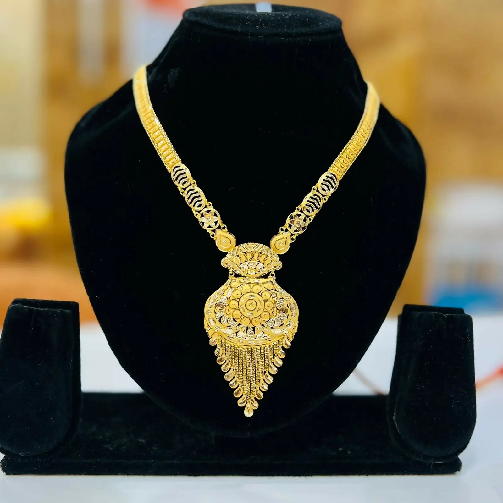 Gold Necklace Sarafa Bazar India