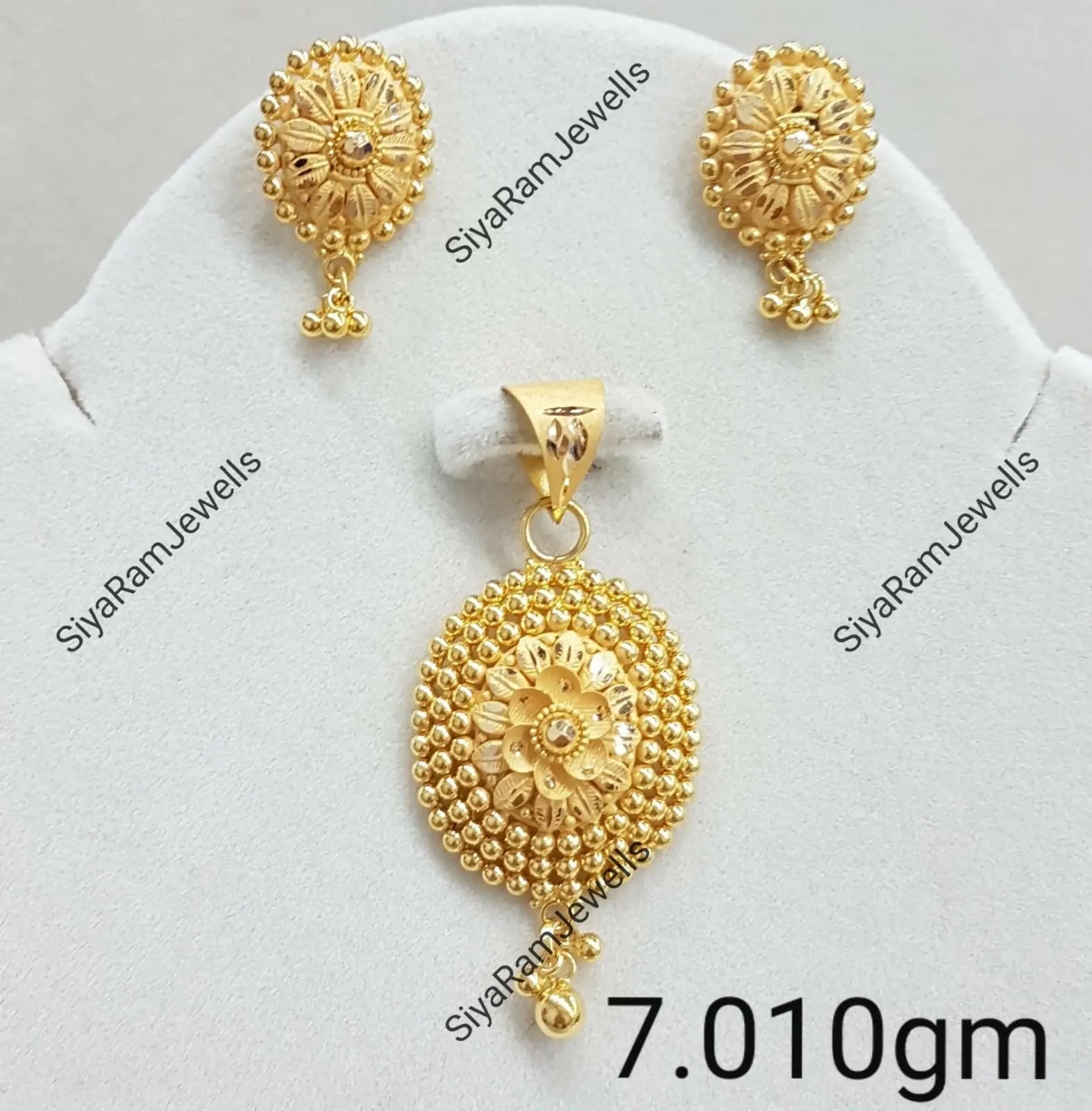 Gold Pendant Set Sarafa Bazar India