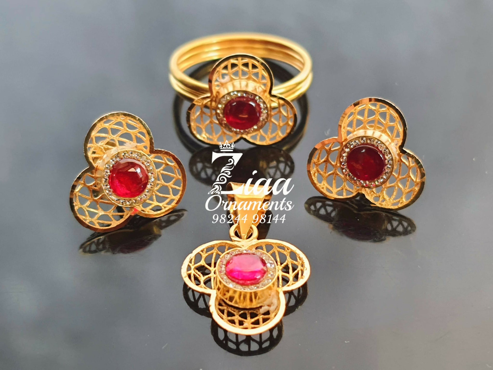 Light Weight Gold Stone Ring & Pendant Set Sarafa Bazar India