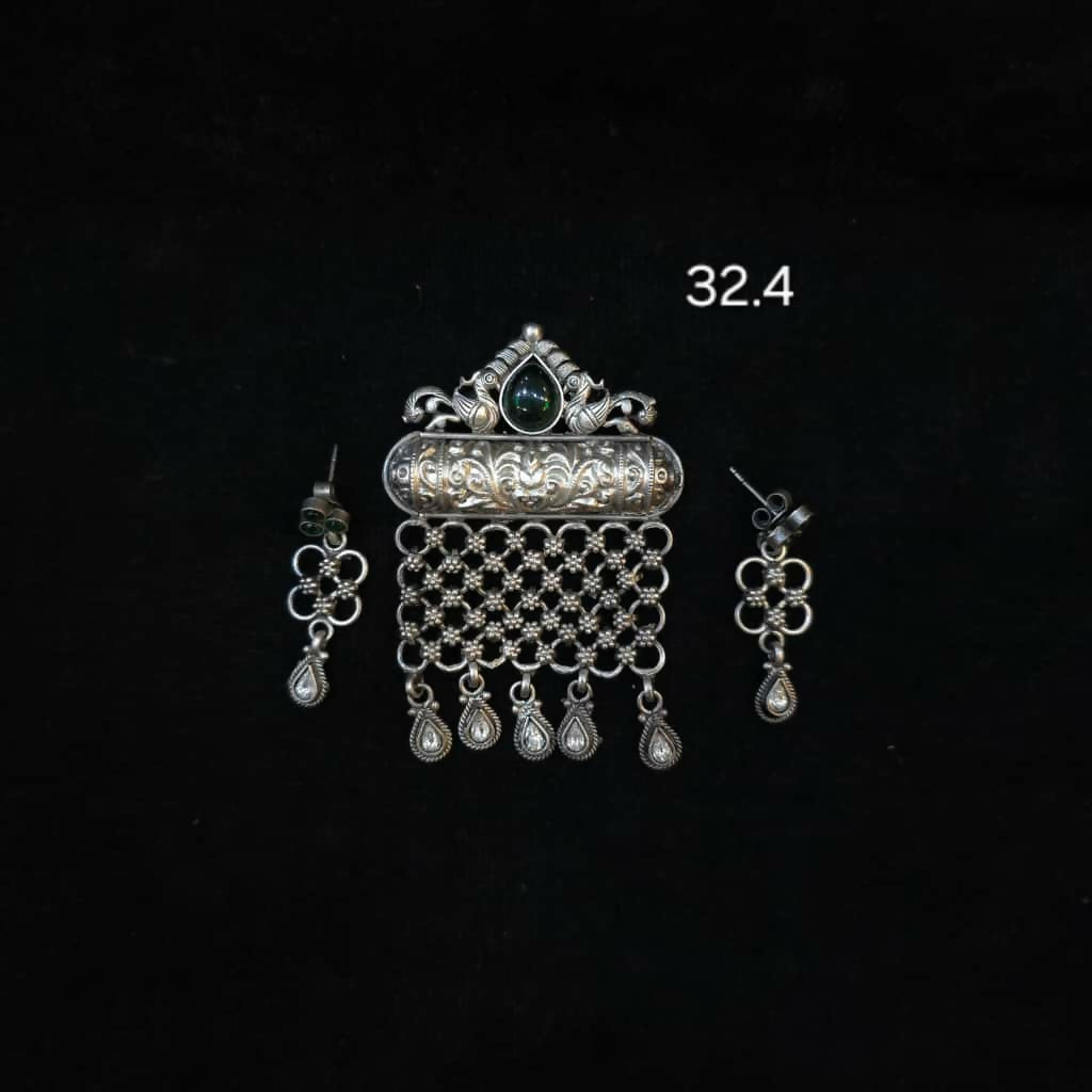 Silver Antique Pendant Set Sarafa Bazar India