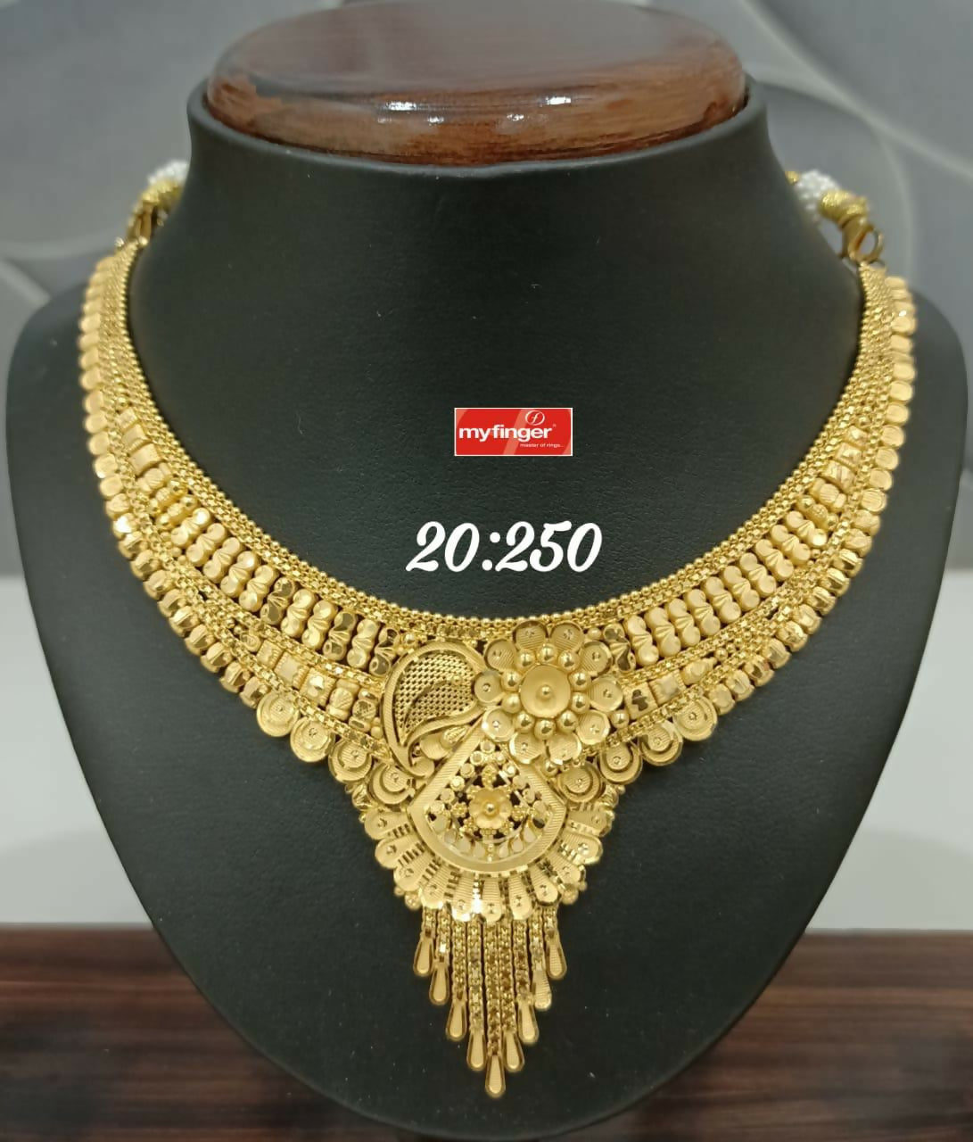 Gold Necklace Sarafa Bazar India