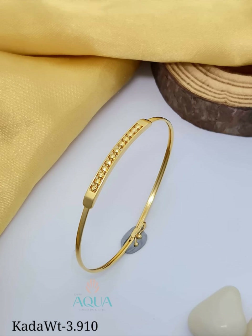 18kt Italian Ladies Kada Sarafa Bazar India