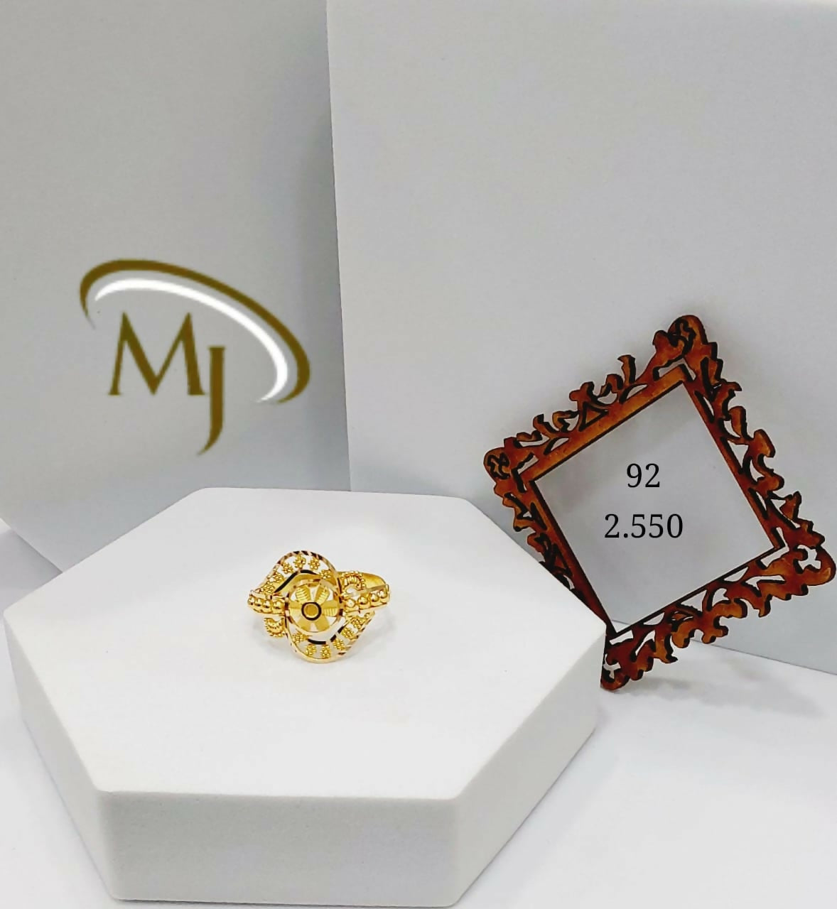 22kt Gold Ladies Ring Sarafa Bazar India